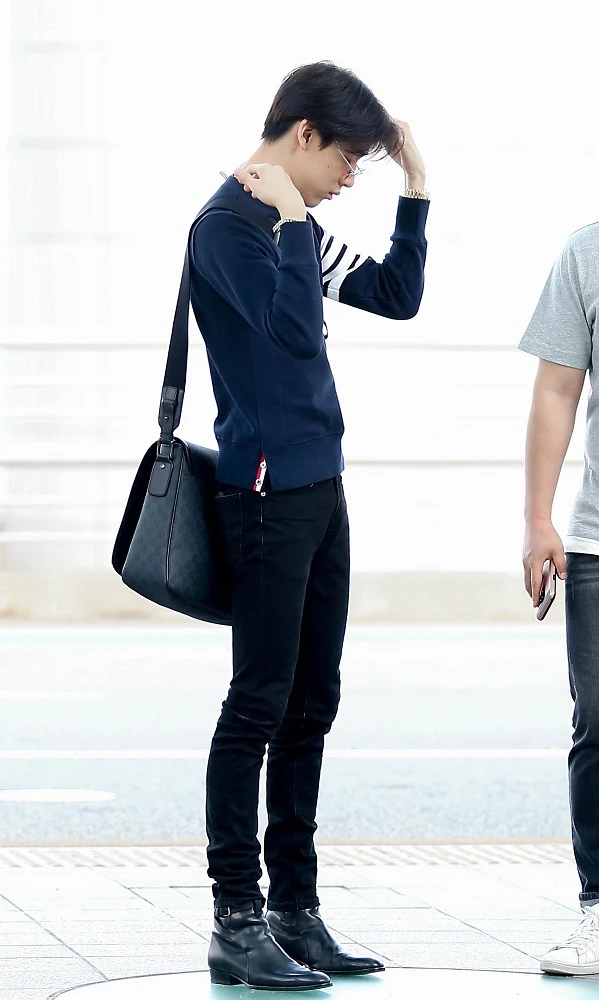 Dark Blue Sweatshirt | BamBam - GOT7 15 Dark Blue Sweatshirt | BamBam - GOT7 - Image 13