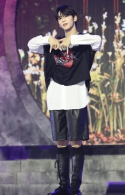 Black Faux Leather Mid-Length Shorts | Soobin - TXT 27 Black Faux Leather Mid-Length Shorts | Soobin - TXT -Amped Apparel Beomgyu TXT Black Faux Leather Belted Cropped Jacket 9