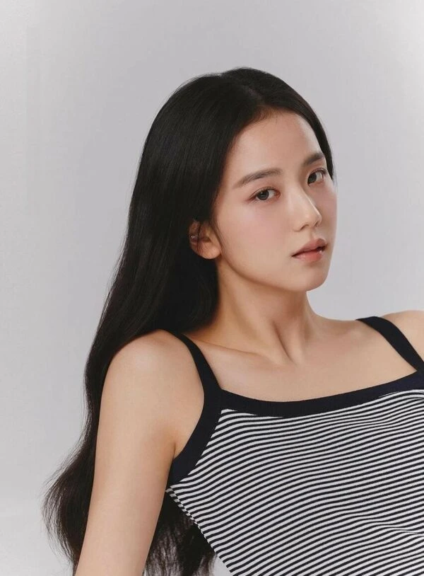 Black And White Striped Sling Top | Jisoo - BlackPink 8 Black And White Striped Sling Top | Jisoo - BlackPink - Image 6