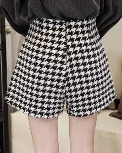 Black And White Wide-Leg Houndstooth Shorts | Jisoo - BlackPink 8 Black And White Wide-Leg Houndstooth Shorts | Jisoo - BlackPink -Amped Apparel Black And White Wide Leg Houndstooth Shorts Jisoo BlackPink 2