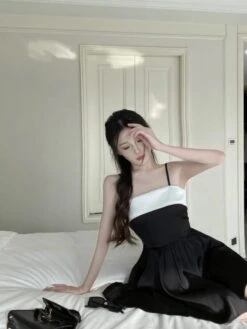 Black Banded Mini Dress | Chaewon - Le Sserafim -Amped Apparel Black Banded Mini Dress Chaewon Le Sserafim 13 600x798 1