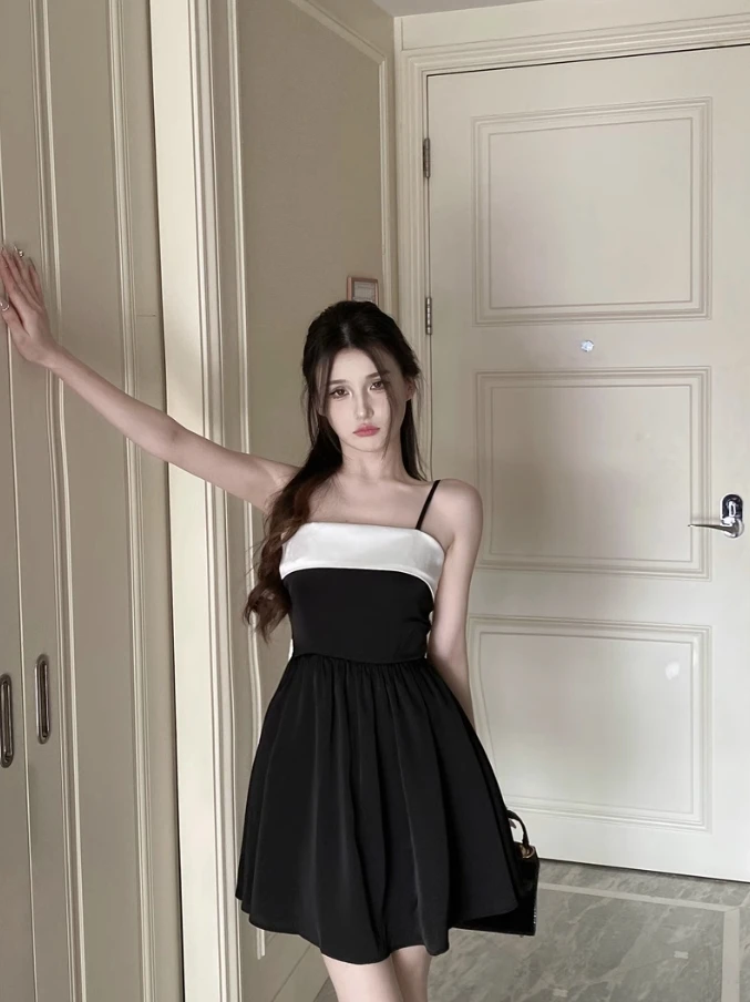 Amped Apparel 40 Amped Apparel -Amped Apparel Black Banded Mini Dress Chaewon Le Sserafim 5