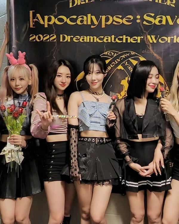 Black Bow And Lace Pleated Skirt | Handong - Dreamcatcher 10 Black Bow And Lace Pleated Skirt | Handong - Dreamcatcher - Image 8