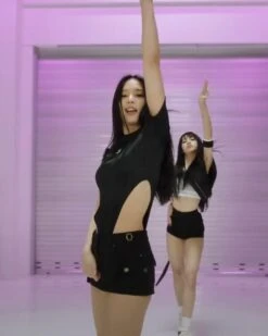 Black Cargo Style Denim Mini Skorts | Jennie - BlackPink -Amped Apparel Black Cargo Style Denim Mini Skorts Jennie BlackPink 3 600x750 1