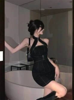 Black Halter Zipper Bodycon Dress | Onda - Everglow -Amped Apparel Black Halter Zipper Bodycon Dress Onda Everglow 1 600x806 1