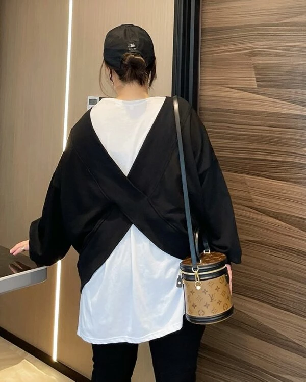 Black Heart Crossed-Back Sweatshirt | Yuqi - (G)I-DLE 7 Black Heart Crossed-Back Sweatshirt | Yuqi - (G)I-DLE - Image 5