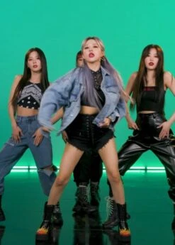 Black Lace-Up Zipper Shorts | Soyeon - (G)I-DLE 25 Black Lace-Up Zipper Shorts | Soyeon - (G)I-DLE -Amped Apparel Black Lace Up Zipper Shorts Soyeon GI DLE 2 e1618997903278