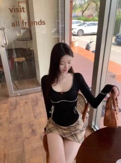 Black Mini Rose Lace Linings Top | Minji - NewJeans -Amped Apparel Black Mini Rose Lace Linings Top Minji NewJeans 2 1 600x804 1