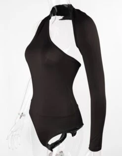 Amped Apparel 18 Amped Apparel -Amped Apparel Black One Shoulder Asymmetrical Bodysuit Sihyeon Everglow 2 2 600x763 1