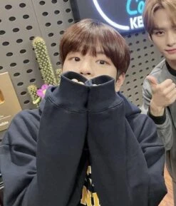 Black ‘Friendly Union’ Print Hoodie | Seungmin - Stray Kids -Amped Apparel Black ‘Friendly Union Print Hoodie Seungmin Stray Kids Idol