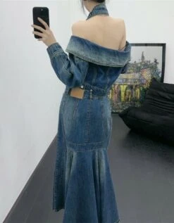 Blue Halter Neck Off-Shoulder Denim Top | Chaewon - Le Sserafim -Amped Apparel Chaewon Le Sserafim Blue Halter Neck Off Shoulder Denim Jacket 6 600x769 1