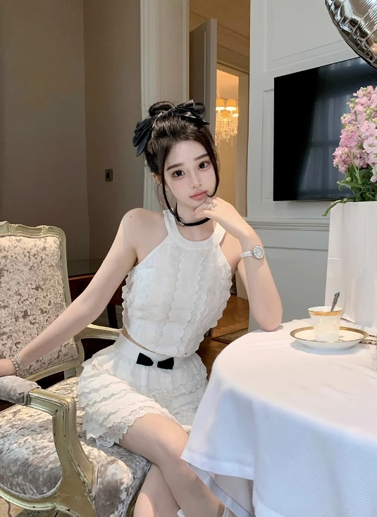 White Layered Lace Skirt With Bow | Danielle - NewJeans 4 White Layered Lace Skirt With Bow | Danielle - NewJeans - Image 2