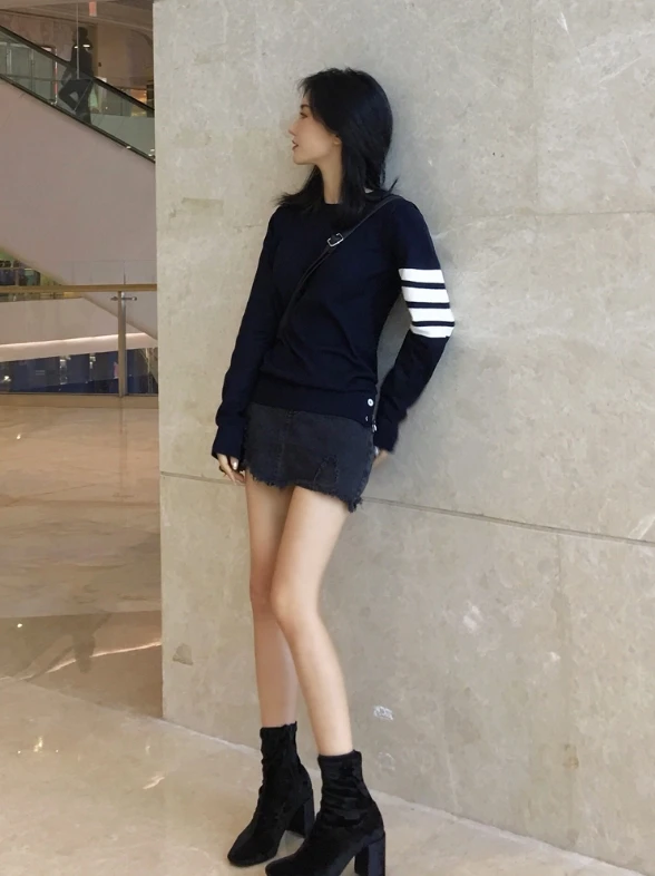 Dark Blue Sweatshirt | BamBam - GOT7 4 Dark Blue Sweatshirt | BamBam - GOT7 - Image 2