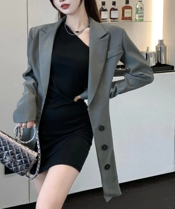 Grey Cropped Suit Blazer Top | Jennie - BlackPink 7 Grey Cropped Suit Blazer Top | Jennie - BlackPink - Image 5