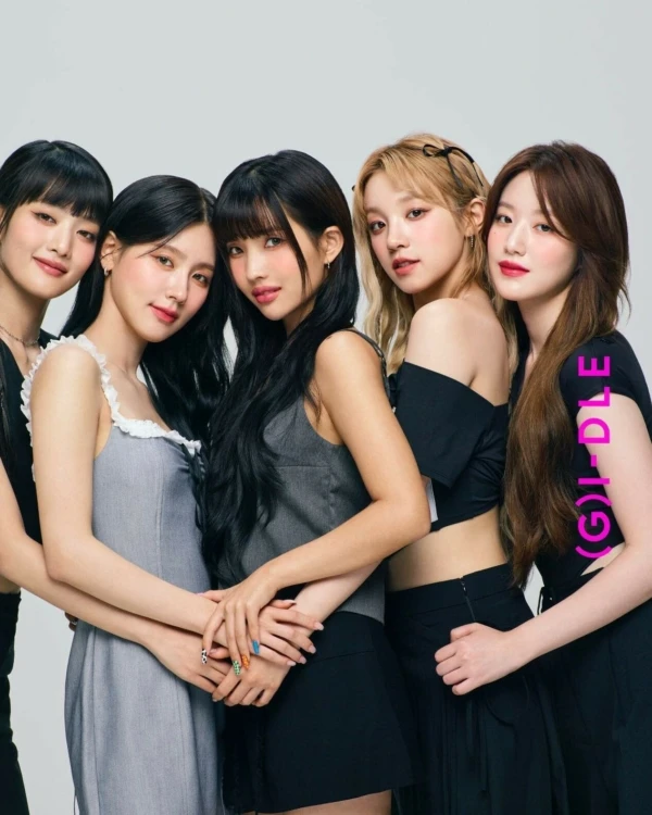 Grey Ruffled Neckline Dress | Miyeon - (G)I-DLE 9 Grey Ruffled Neckline Dress | Miyeon - (G)I-DLE - Image 7