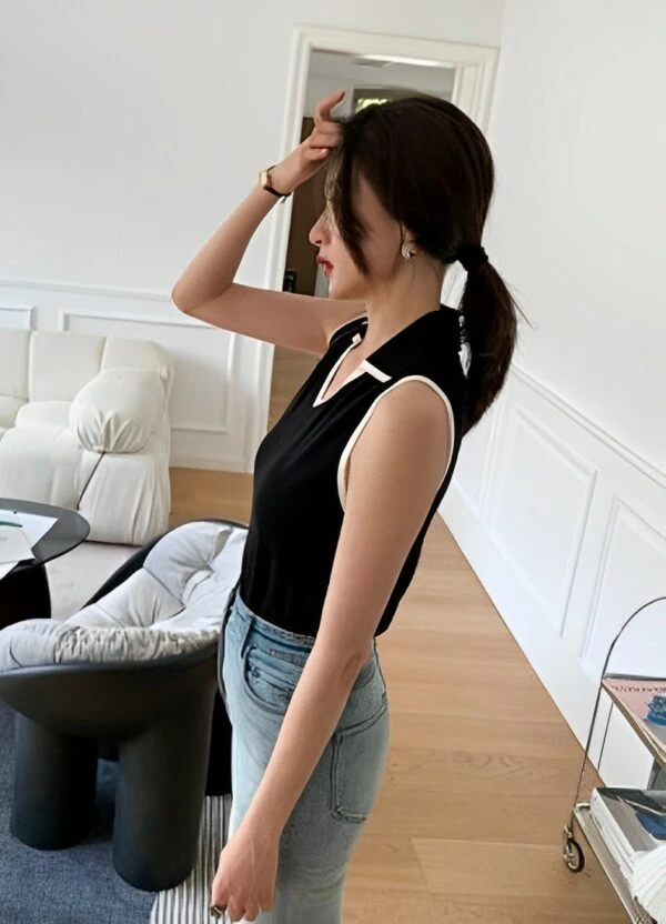 Black Polo Collar Sleeveless Top | Haerin - NewJeans 5 Black Polo Collar Sleeveless Top | Haerin - NewJeans - Image 3