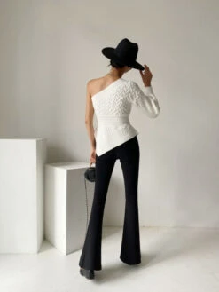 White One-Shoulder Irregular Top | Jennie - BlackPink -Amped Apparel Jennie BlackPink White One Shoulder Irregular Sweater 20 600x799 1