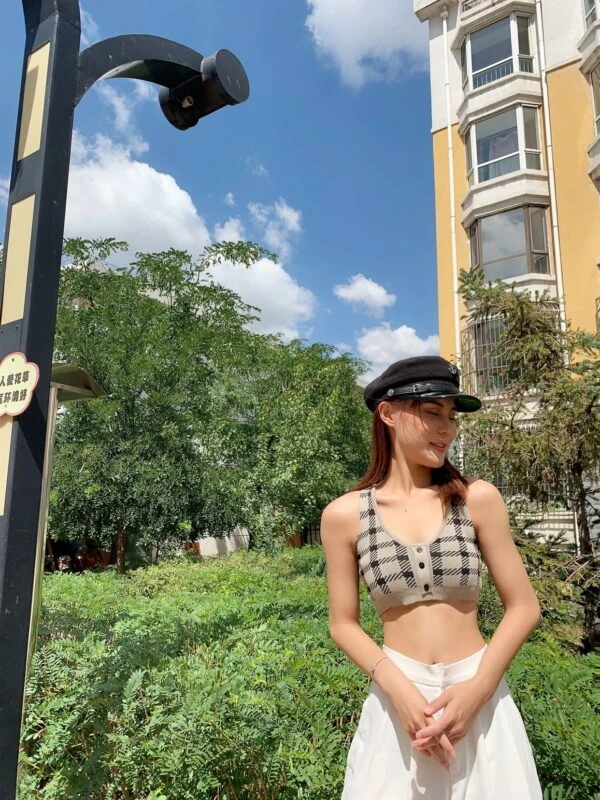 Beige Plaid Camisole Crop Top | Jennie - BlackPink 5 Beige Plaid Camisole Crop Top | Jennie - BlackPink - Image 3