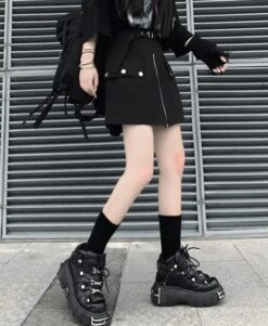 Black Zippered Mini Skort | Jeongyeon - Twice -Amped Apparel Jeongyeon Twice Black Zippered Mini Skort 3 600x732 1