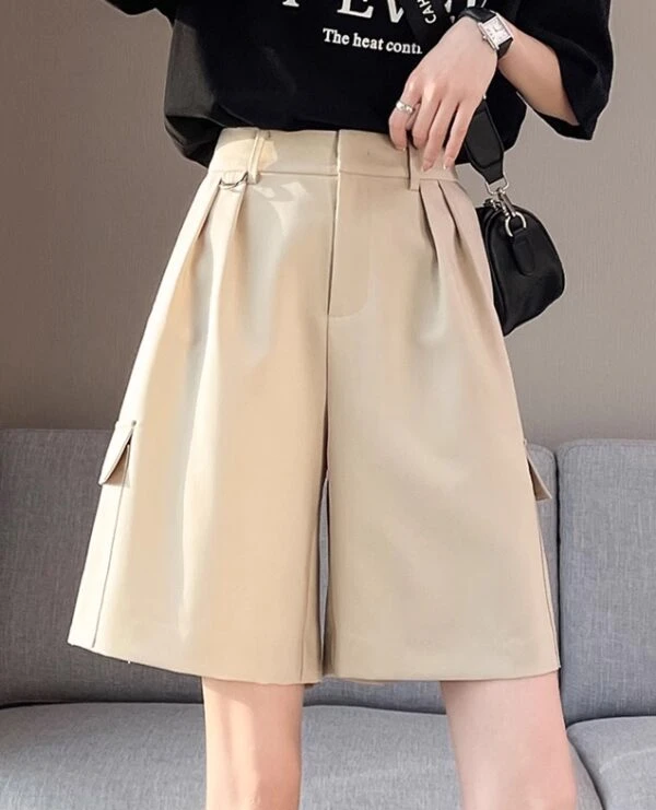 Beige Mid-Length Wide Leg Shorts | Jimin - BTS 4 Beige Mid-Length Wide Leg Shorts | Jimin - BTS - Image 2