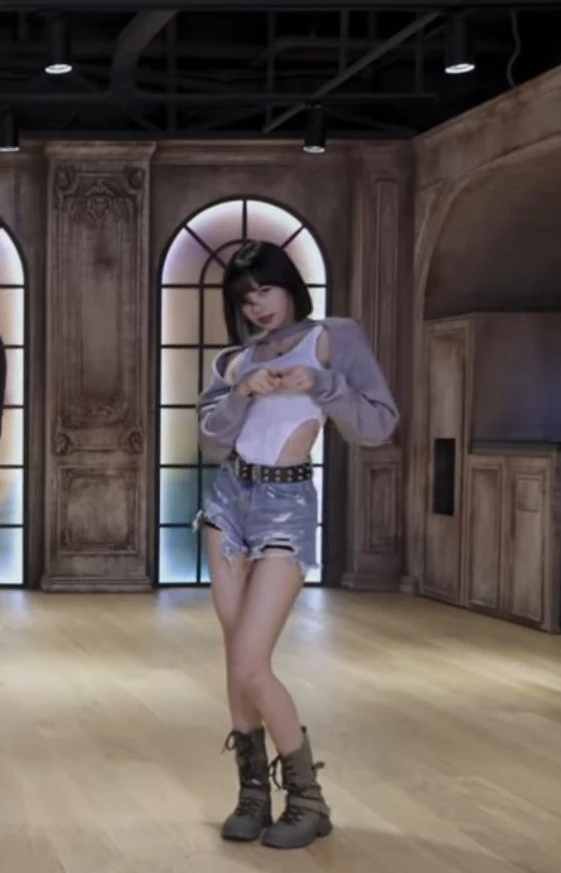 Grey Bolero Sweatshirt And Leotard Top | Lisa - BlackPink 9 Grey Bolero Sweatshirt And Leotard Top | Lisa - BlackPink - Image 7