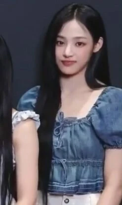 Blue Puff Sleeve Denim Top | Minji - NewJeans -Amped Apparel Minji NewJeans Blue Puff Sleeve Denim Top 1