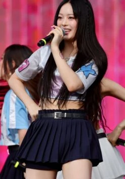 Navy Blue Protruding Pleated Skorts | Hanni - NewJeans -Amped Apparel Navy Blue Protruding Pleated Skorts Hanni NewJeans Idol 1 600x854 1