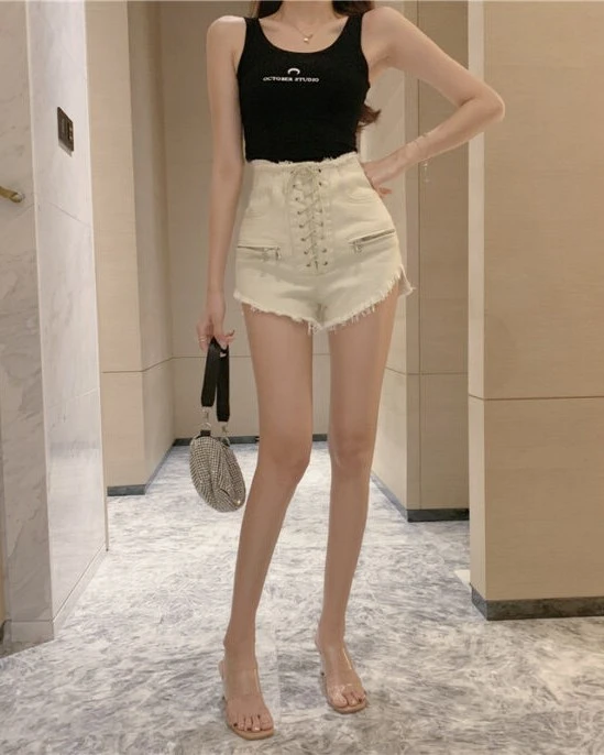 Black Lace-Up Zipper Shorts | Soyeon - (G)I-DLE 10 Black Lace-Up Zipper Shorts | Soyeon - (G)I-DLE - Image 8
