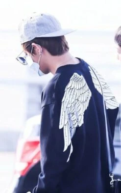 Black Back Wings Sweatshirt | Taehyung - BTS -Amped Apparel Taehyung Back Wings Black Sweater Inspiration 3 e1643810736909
