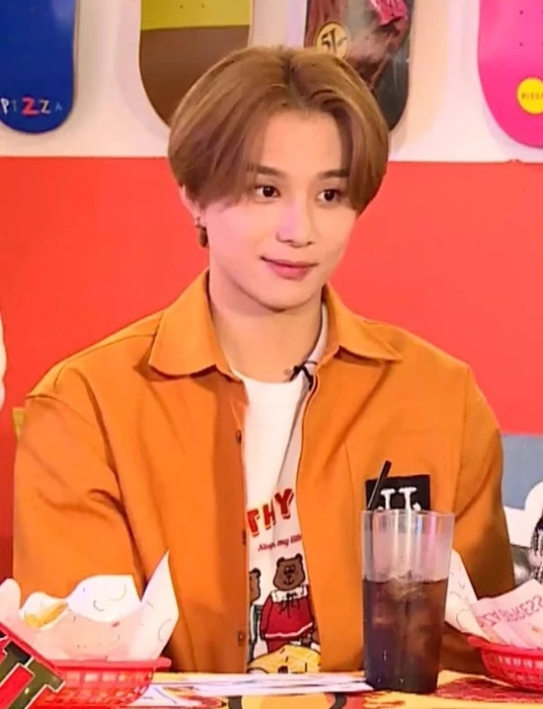 White Bear Family Sweatshirt | Jungwoo - NCT 7 White Bear Family Sweatshirt | Jungwoo - NCT - Image 5