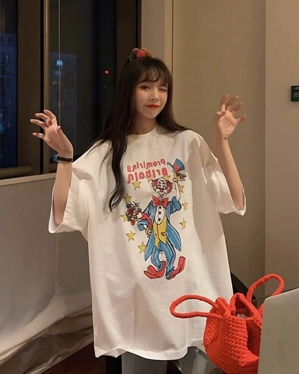 White Clown Print Oversized T-Shirt | Beomgyu - TXT 4 White Clown Print Oversized T-Shirt | Beomgyu - TXT - Image 2