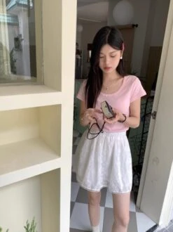 White Floral Pattern Lace Edge Skirt | Jisoo - BlackPink -Amped Apparel White Floral Pattern Lace Edge Skirt Jisoo BlackPink 20 8 600x802 1