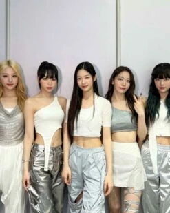 White One Shoulder Asymmetrical Edge Top | Chaewon - Le Sserafim -Amped Apparel White One Shoulder Asymmetrical Edge Top Chaewon Le Sserafim inspi scaled 600x750 1