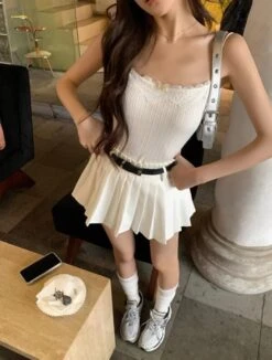 White Protruding Pleated Skorts | Haerin - NewJeans -Amped Apparel White Protruding Pleated Skorts Haerin NewJeans 5 600x793 1