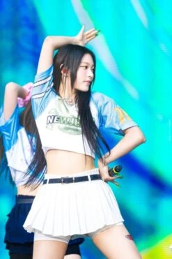 White Protruding Pleated Skorts | Haerin - NewJeans -Amped Apparel White Protruding Pleated Skorts Haerin NewJeans Idol 2 600x902 1