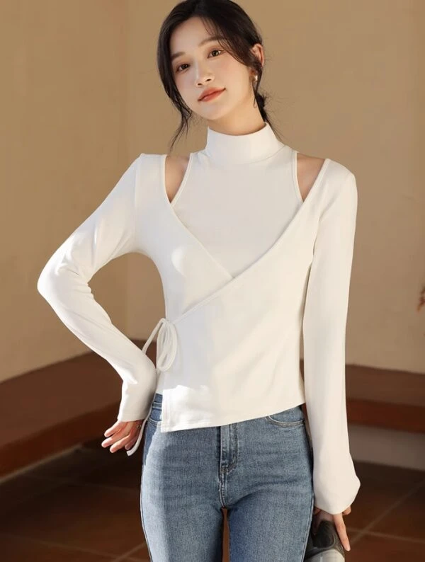 White Two-Piece Illusion Mock Neck Wrap Top | Wonyoung - IVE 4 White Two-Piece Illusion Mock Neck Wrap Top | Wonyoung - IVE - Image 2
