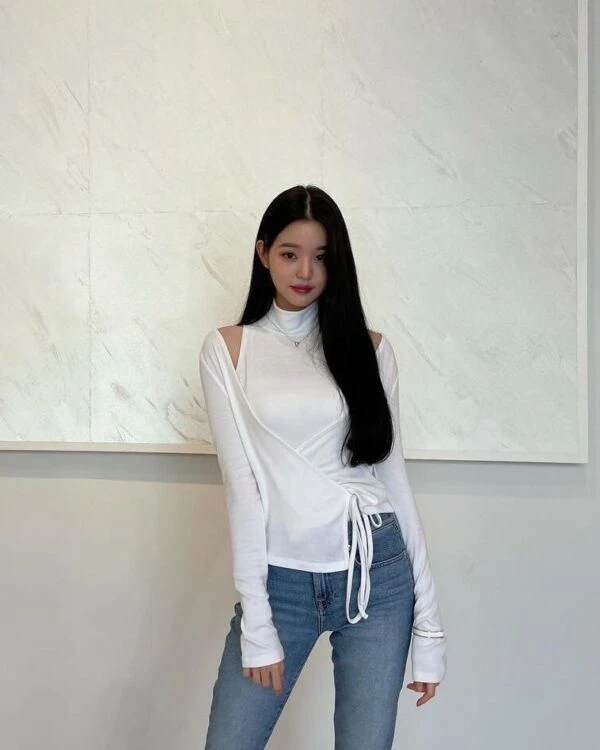White Two-Piece Illusion Mock Neck Wrap Top | Wonyoung - IVE 7 White Two-Piece Illusion Mock Neck Wrap Top | Wonyoung - IVE - Image 5