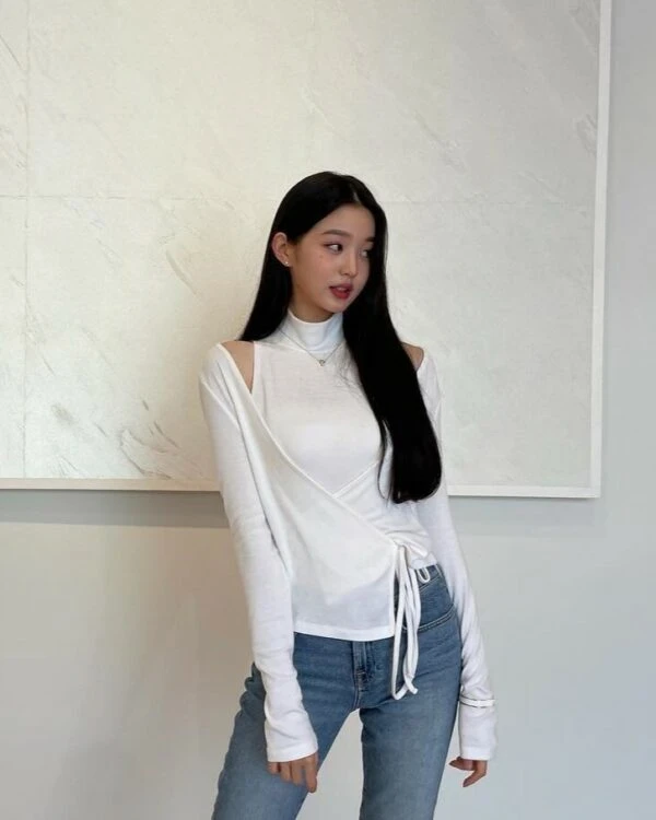 White Two-Piece Illusion Mock Neck Wrap Top | Wonyoung - IVE 6 White Two-Piece Illusion Mock Neck Wrap Top | Wonyoung - IVE - Image 4