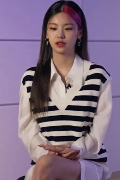 White Fake Two-Piece Striped Vest And Shirt | Yeji - ITZY -Amped Apparel Yeji ITZY White Fake Two Piece Striped Vest And Shirt 1