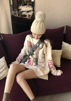 Beige Cat Painting Sweatshirt | Yunhyeong - IKON 13 Beige Cat Painting Sweatshirt | Yunhyeong - IKON -Amped Apparel Yunhyeong iKON Beige Cat Painting Sweatshirt 2