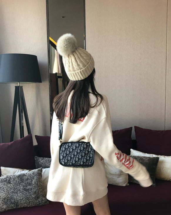 Beige Cat Painting Sweatshirt | Yunhyeong - IKON 9 Beige Cat Painting Sweatshirt | Yunhyeong - IKON - Image 7